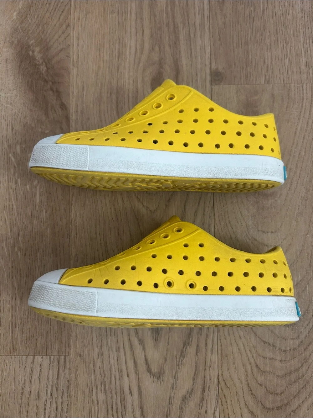 Native Shoes Jefferson‎ Yellow Sneakers Size Child 11